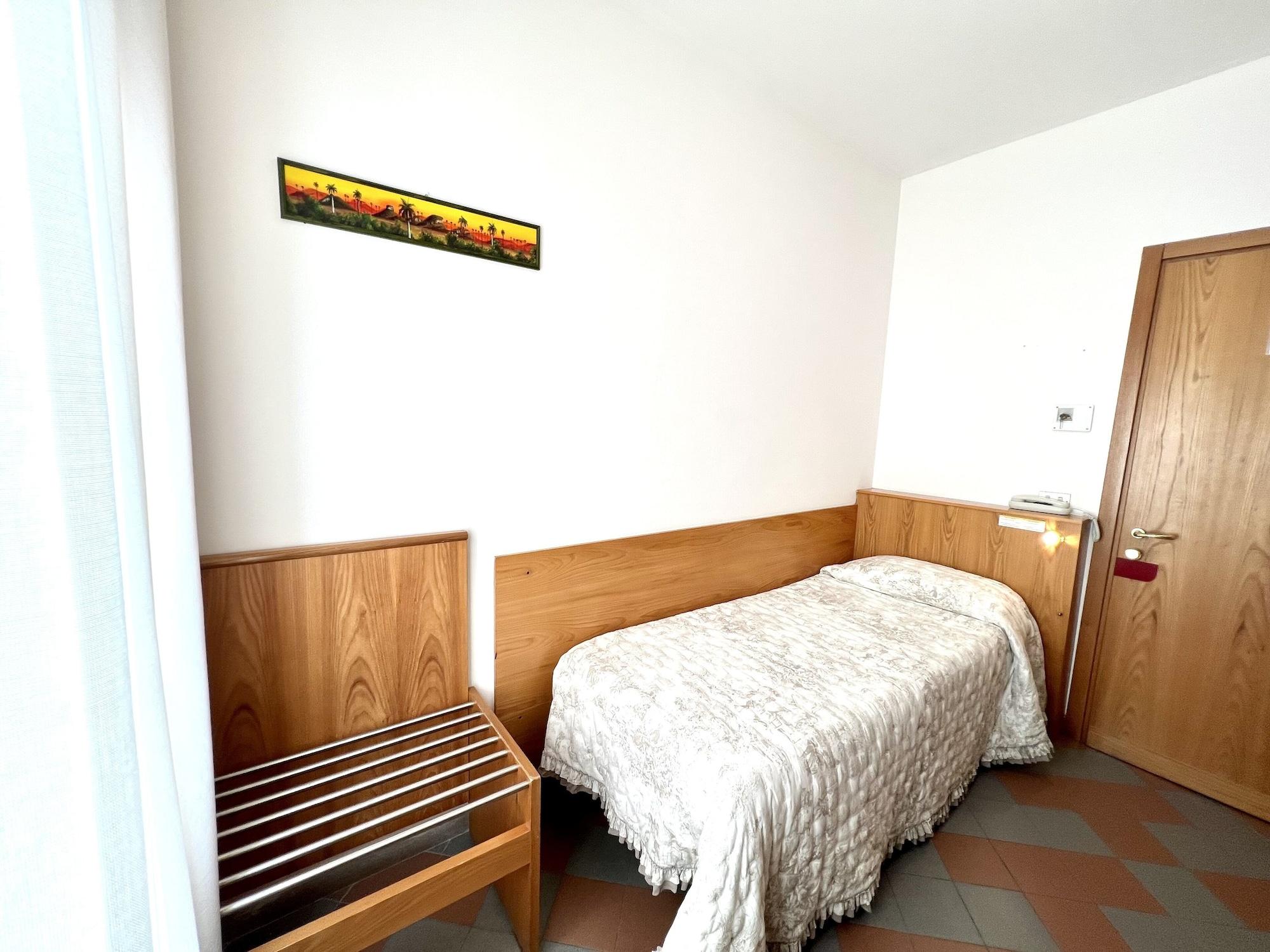 Hotel Piccolo Etruria 2*